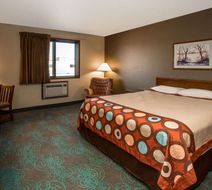 Super 8 Hartford Room