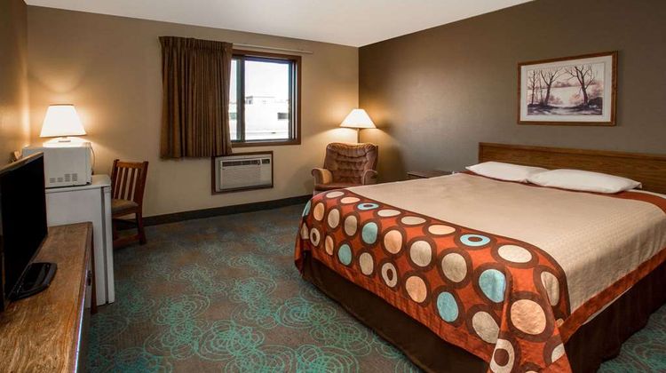 Super 8 Hartford Room