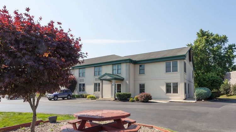 Super 8 Harrisburg Hershey West Exterior