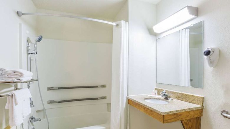 <b>Super 8 East Stroudsburg Room</b>. Images powered by <a href="https://iceportal.shijigroup.com/" title="IcePortal" target="_blank">IcePortal</a>.