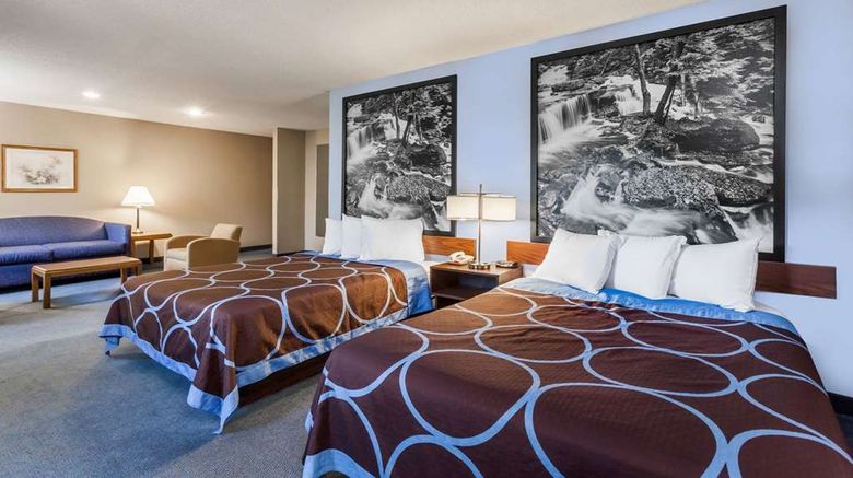 <b>Super 8 East Stroudsburg Room</b>. Images powered by <a href="https://iceportal.shijigroup.com/" title="IcePortal" target="_blank">IcePortal</a>.
