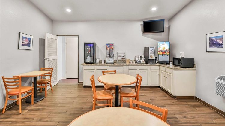 Super 8 East Stroudsburg Restaurant