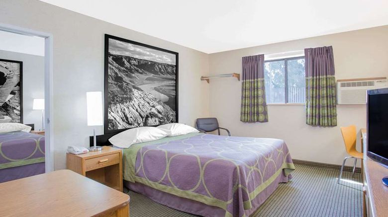 <b>Super 8 Havre Suite</b>. Images powered by <a href="https://iceportal.shijigroup.com/" title="IcePortal" target="_blank">IcePortal</a>.