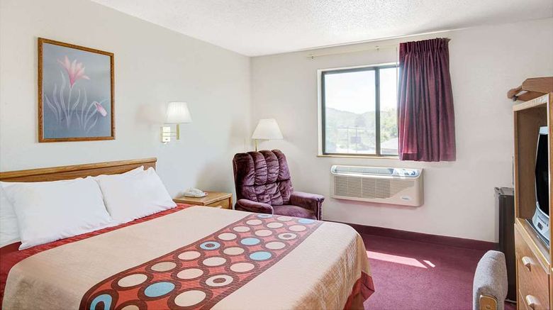 <b>Super 8 Waynesburg Room</b>. Images powered by <a href="https://iceportal.shijigroup.com/" title="IcePortal" target="_blank">IcePortal</a>.