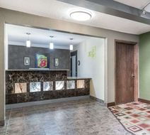 Super 8 Rice Lake Lobby