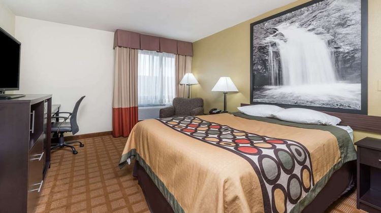 Super 8 Rice Lake Room