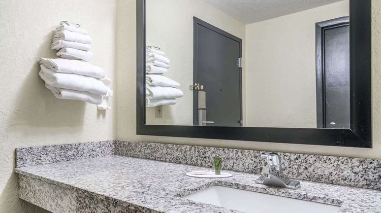 Super 8 Rice Lake Room