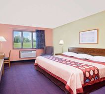 Super 8 Sturgeon Bay Room