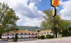 Super 8 Burnham/Lewistown