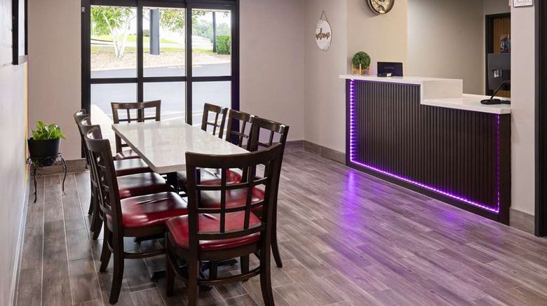 <b>Super 8 Burnham/Lewistown Lobby</b>. Images powered by <a href="https://iceportal.shijigroup.com/" title="IcePortal" target="_blank">IcePortal</a>.