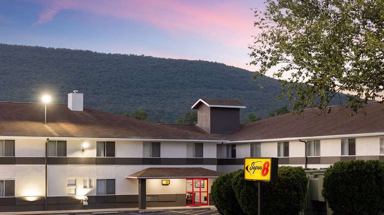 <b>Super 8 Burnham/Lewistown Exterior</b>. Images powered by <a href="https://iceportal.shijigroup.com/" title="IcePortal" target="_blank">IcePortal</a>.