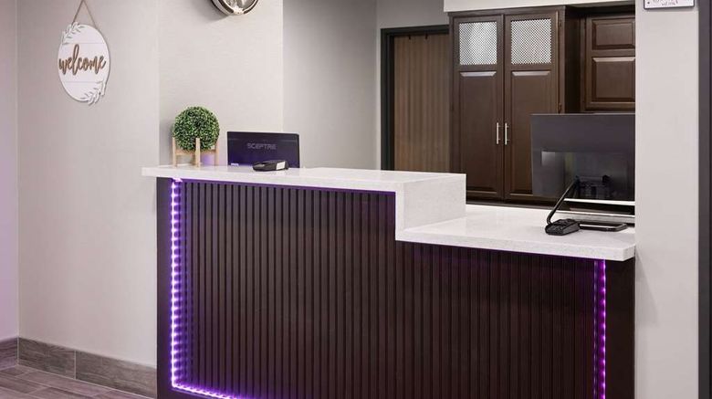 <b>Super 8 Burnham/Lewistown Lobby</b>. Images powered by <a href="https://iceportal.shijigroup.com/" title="IcePortal" target="_blank">IcePortal</a>.