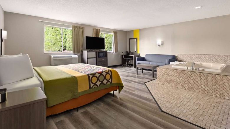 <b>Super 8 Burnham/Lewistown Suite</b>. Images powered by <a href="https://iceportal.shijigroup.com/" title="IcePortal" target="_blank">IcePortal</a>.