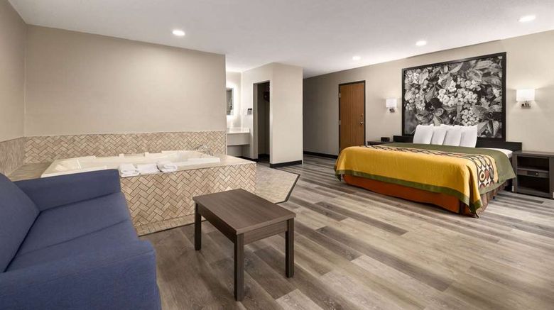 <b>Super 8 Burnham/Lewistown Suite</b>. Images powered by <a href="https://iceportal.shijigroup.com/" title="IcePortal" target="_blank">IcePortal</a>.