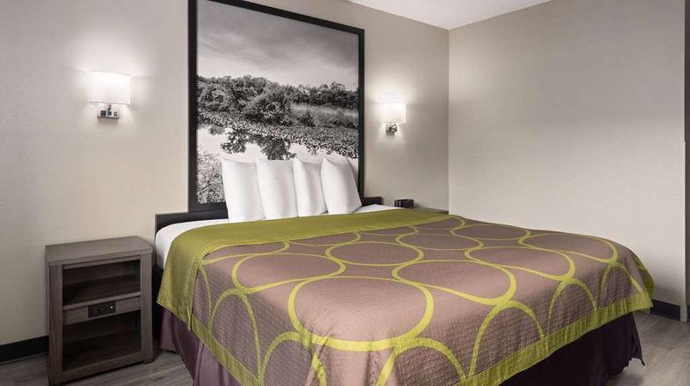 <b>Super 8 Burnham/Lewistown Room</b>. Images powered by <a href="https://iceportal.shijigroup.com/" title="IcePortal" target="_blank">IcePortal</a>.