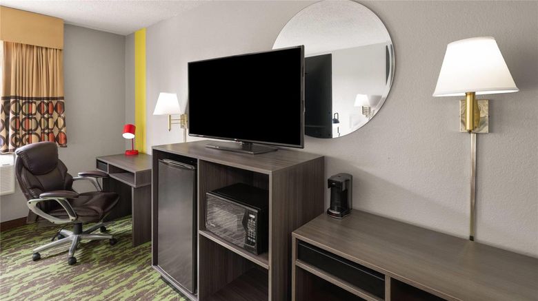 <b>Super 8 New Stanton Suite</b>. Images powered by <a href="https://iceportal.shijigroup.com/" title="IcePortal" target="_blank">IcePortal</a>.