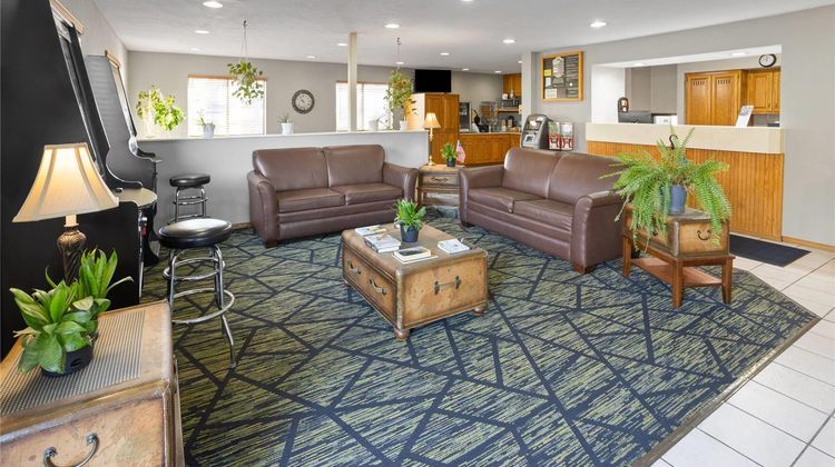Super 8 New Stanton Lobby