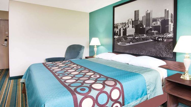 Super 8 Pittsburgh Airport/Coraopolis Room
