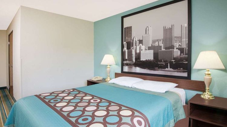 Super 8 Pittsburgh Airport/Coraopolis Room