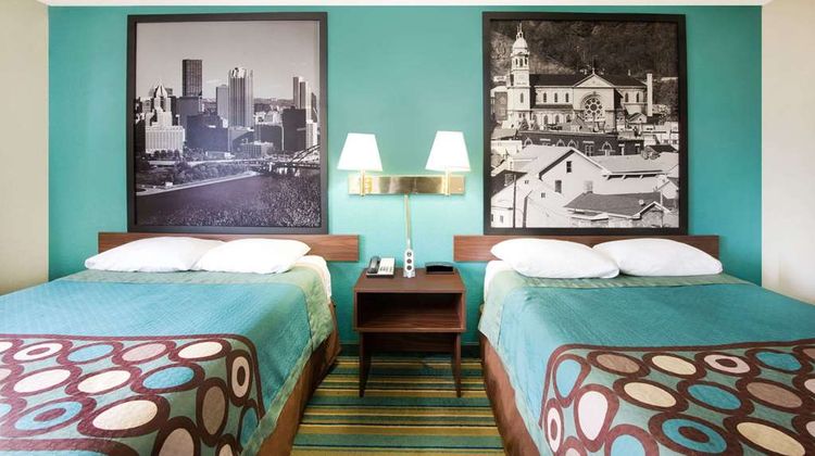 Super 8 Pittsburgh Airport/Coraopolis Room