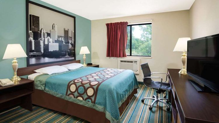 Super 8 Pittsburgh Airport/Coraopolis Room