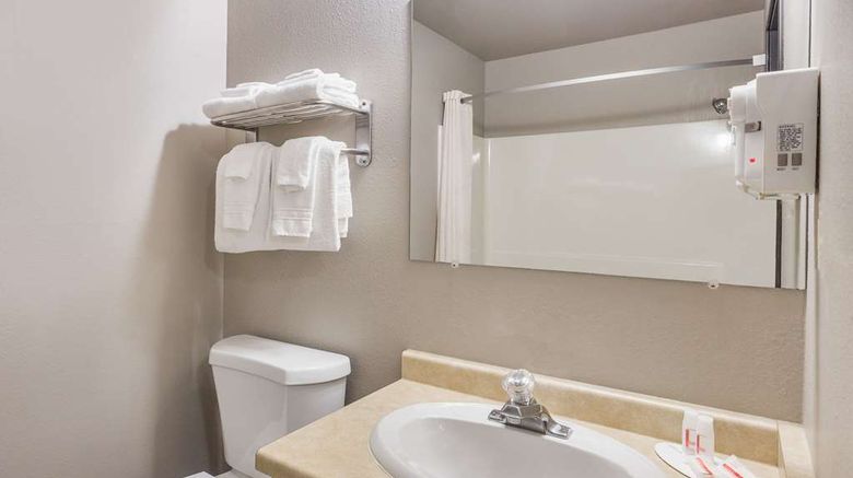 <b>Super 8 Green Bay Airport/Stadium Room</b>. Images powered by <a href="https://iceportal.shijigroup.com/" title="IcePortal" target="_blank">IcePortal</a>.