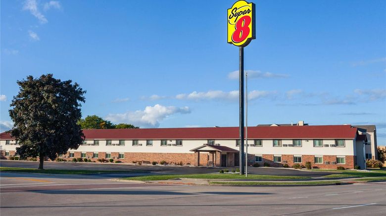 <b>Super 8 Green Bay Airport/Stadium Exterior</b>. Images powered by <a href="https://iceportal.shijigroup.com/" title="IcePortal" target="_blank">IcePortal</a>.