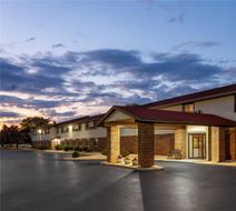 Super 8 Green Bay Airport/Stadium Exterior