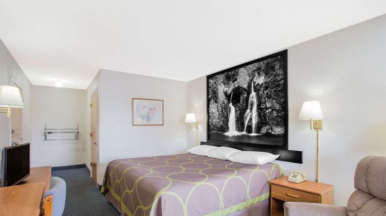 <b>Super 8 Christiansburg Room</b>. Images powered by <a href="https://iceportal.shijigroup.com/" title="IcePortal" target="_blank">IcePortal</a>.