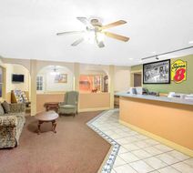 Super 8 Christiansburg Lobby
