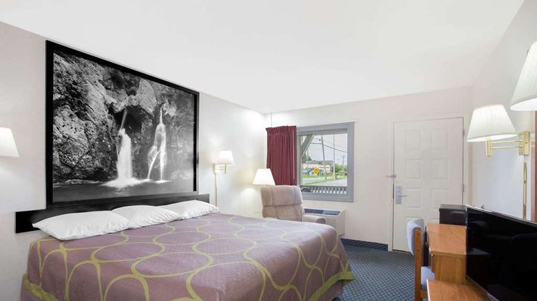 <b>Super 8 Christiansburg Room</b>. Images powered by <a href="https://iceportal.shijigroup.com/" title="IcePortal" target="_blank">IcePortal</a>.