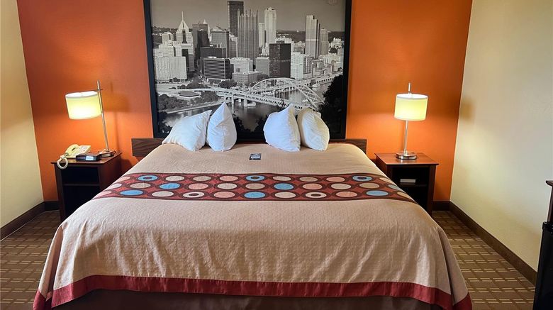 <b>Super 8 Altoona Health</b>. Images powered by <a href="https://iceportal.shijigroup.com/" title="IcePortal" target="_blank">IcePortal</a>.