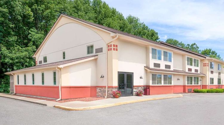 Super 8 Oneonta/Cooperstown Exterior