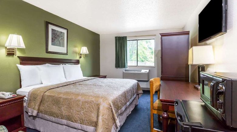 <b>Super 8 Hampton Room</b>. Images powered by <a href="https://iceportal.shijigroup.com/" title="IcePortal" target="_blank">IcePortal</a>.