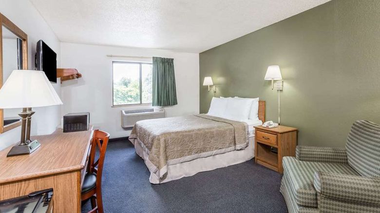 <b>Super 8 Hampton Room</b>. Images powered by <a href="https://iceportal.shijigroup.com/" title="IcePortal" target="_blank">IcePortal</a>.