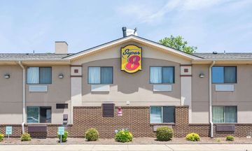 Super 8 Hampton