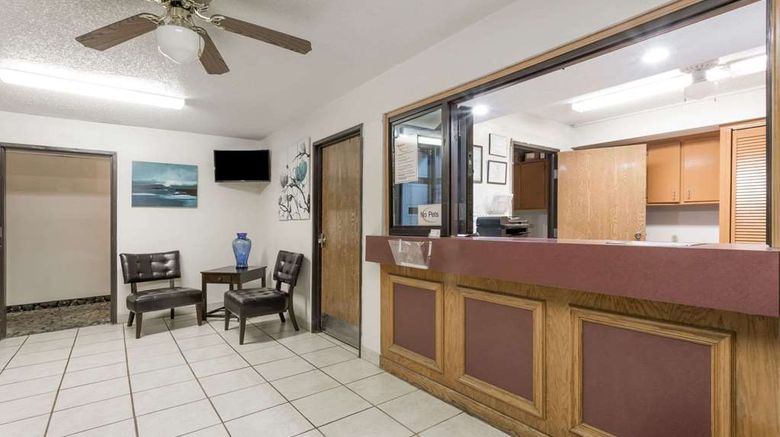 <b>Super 8 Hampton Lobby</b>. Images powered by <a href="https://iceportal.shijigroup.com/" title="IcePortal" target="_blank">IcePortal</a>.