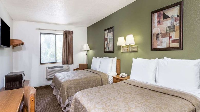 <b>Super 8 Hampton Room</b>. Images powered by <a href="https://iceportal.shijigroup.com/" title="IcePortal" target="_blank">IcePortal</a>.