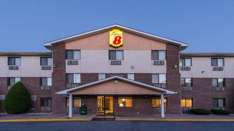 Super 8 Front Royal Exterior