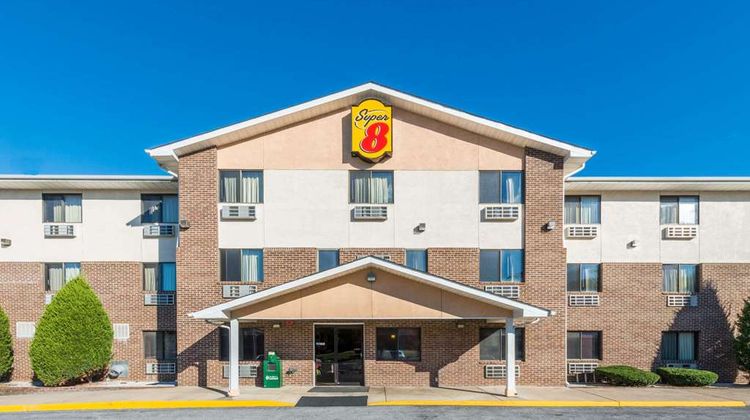 Super 8 Front Royal Exterior