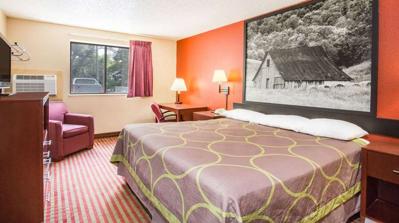<b>Super 8 Harrisonburg Room</b>. Images powered by <a href="https://iceportal.shijigroup.com/" title="IcePortal" target="_blank">IcePortal</a>.