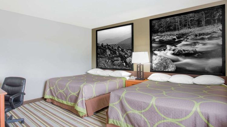 Super 8 Abingdon Suite