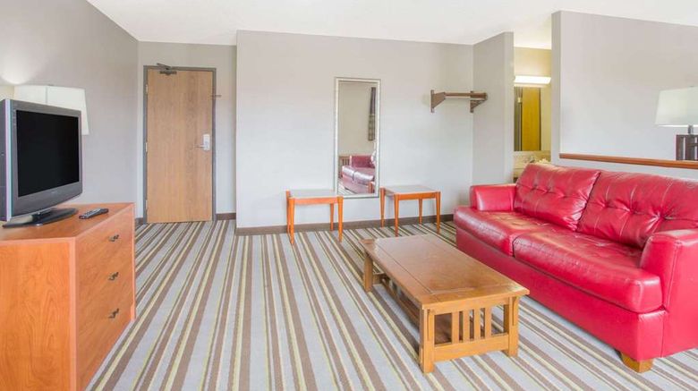 <b>Super 8 Abingdon Suite</b>. Images powered by <a href="https://iceportal.shijigroup.com/" title="IcePortal" target="_blank">IcePortal</a>.