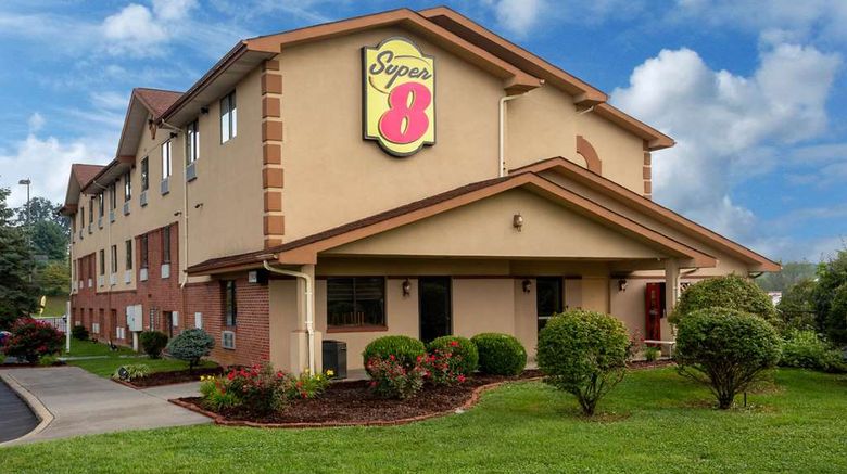 Super 8 Abingdon Exterior. Images powered by <a href="https://iceportal.shijigroup.com" target="_blank" rel="noopener">Ice Portal</a>.