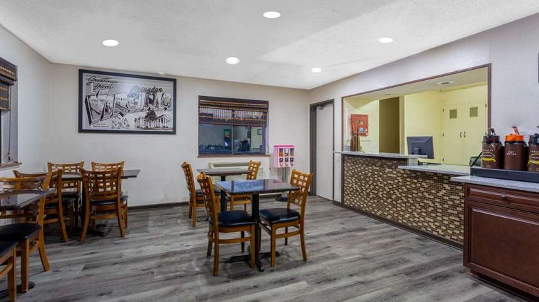 <b>Super 8 Abingdon Lobby</b>. Images powered by <a href="https://iceportal.shijigroup.com/" title="IcePortal" target="_blank">IcePortal</a>.