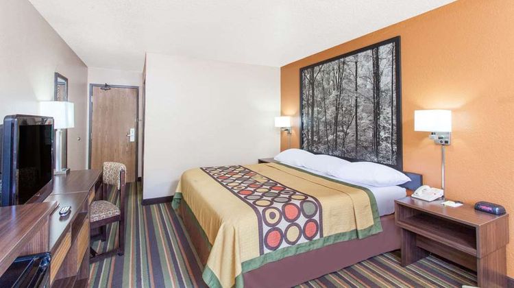 Super 8 Norton Room