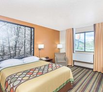 Super 8 Norton Room