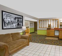 Super 8 Radford Lobby