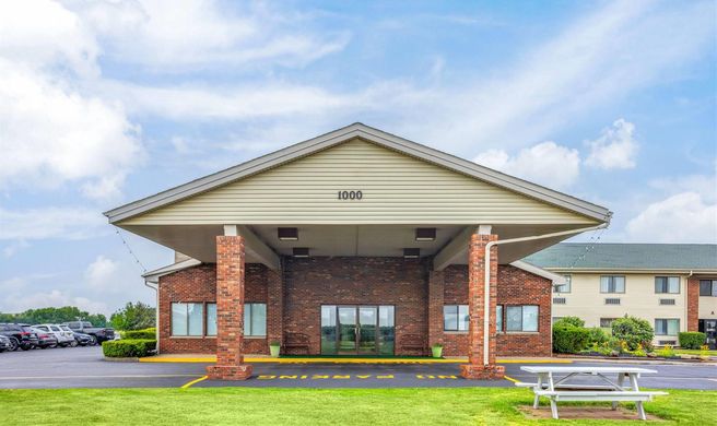 Super 8 Henrietta/Rochester Area Exterior