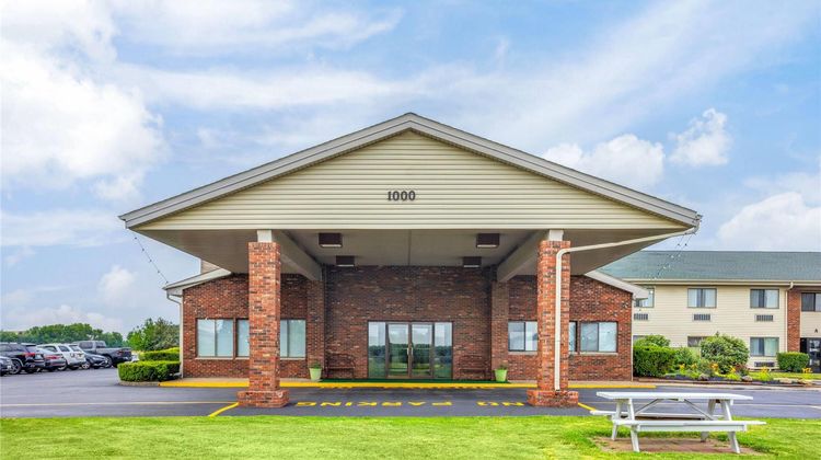 Super 8 Henrietta/Rochester Area Exterior